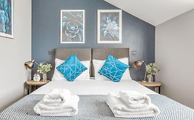 Stylish 1 Bed Apt , Central , Pkg, Perfect For Long Stays